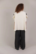 Load image into Gallery viewer, Avino Poncho One Size
