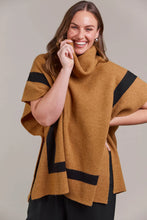 Load image into Gallery viewer, Avino Poncho One Size
