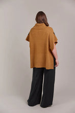 Load image into Gallery viewer, Avino Poncho One Size
